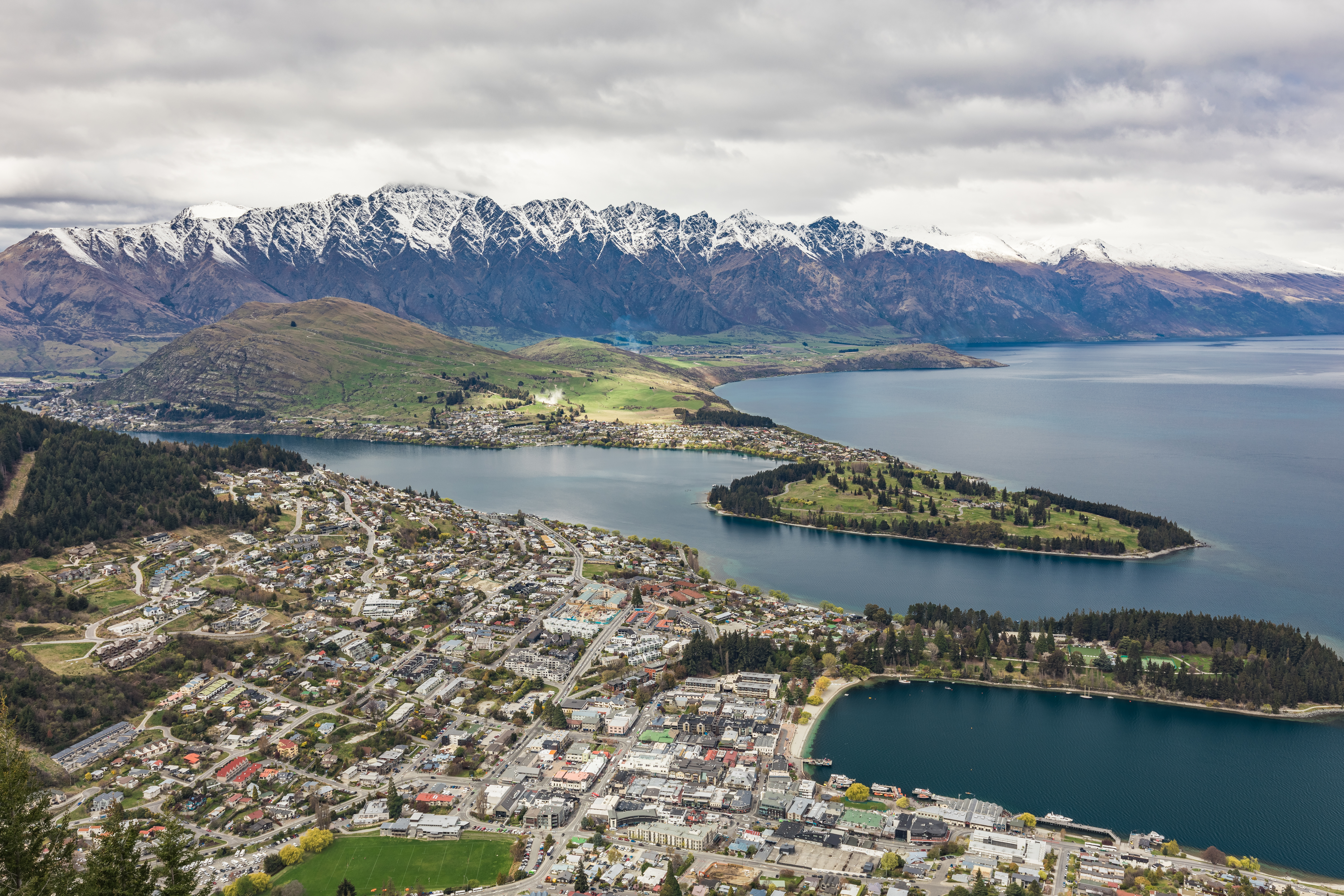 panoramic view of the remarkables lake wakatipu a 2026 01 06 00 52 53 utc